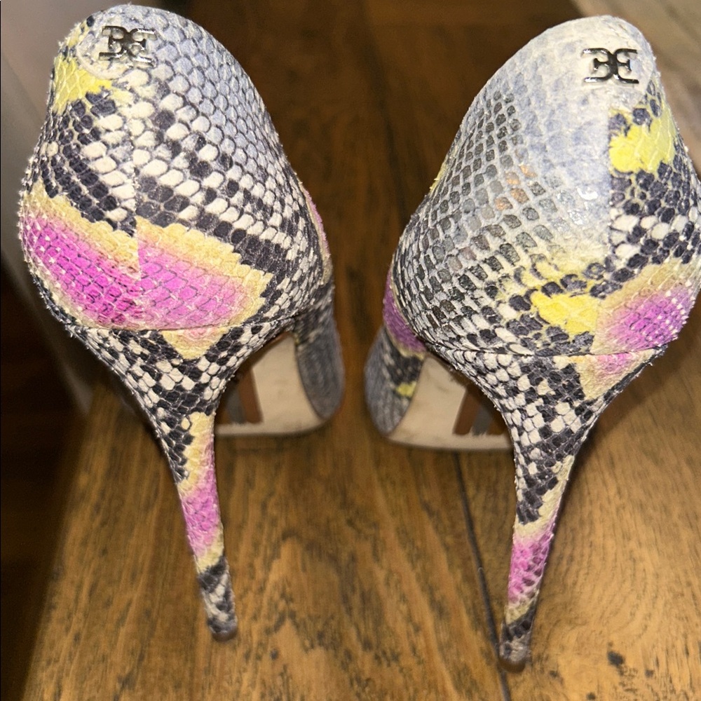 Sam Edelman pointy Toe Vibrant Snake Print Heels in Gray, Lilac and Yellow. Sz 7 - Picture 8 of 10